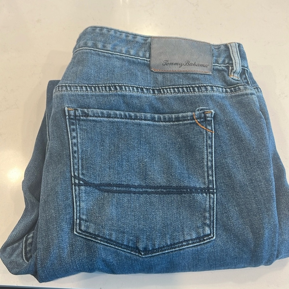 TOMMMY BAHAMA JEANS